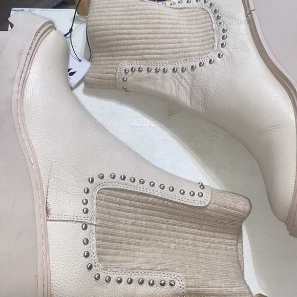 Dolce Vita Womens Hoven Leather Studded Chelsea Boots - Picture 13 of 14